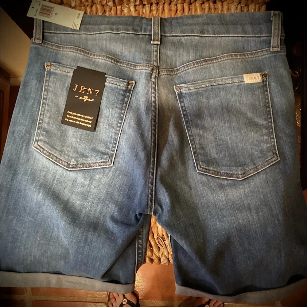NWT JEN 7 by 7 for All mankind Shorts. Sz 10 - Picture 4 of 9